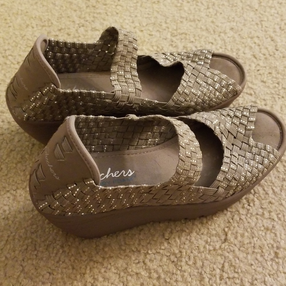 Skechers parallel memory foam wedge beige